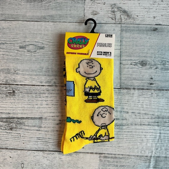 Crazy Socks 1 Pair Men’s Peanuts Charlie Brown Crew Socks - 6-12 - Picture 1 of 3